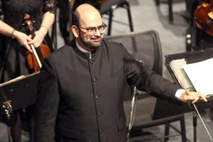 ι ο Καλλιτεχνικός διευθυντής του Πολιτιστικού και Συνεδριακού Κέντρου Ηρακλείου Μύρων Μιχαηλίδης