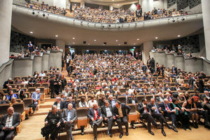 Η επίσημη πρώτη στο Πολιτιστικό Κέντρο