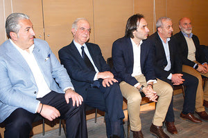 Μπούσης, Λαμπρινός, Πουρσανίδης, Βαρδάκης και Παπαβασιλάκης από την παρουσία τους την περασμένη Τετάρτη στην εκδίκαση η οποία μεταφέρθηκε για σήμερα