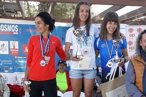 Στιγμιότυπο από τις απονομές του αγώνα “στα μονοπάτια της Κνωσού και του Γιούχτα”