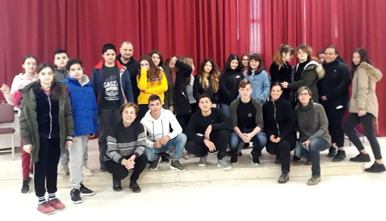 Στο πλαίσιο του προγράμματος Erasmus+ “ExploretheWorld. InspireYourself”, ο μουσικός Νικόλαος Γουνάκης, μετά από πρόσκληση της ομάδας του Ευρωπαϊκού Προγράμματος, επισκέφτηκε το 11ο Γυμνάσιο Ηρακλείου