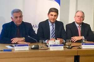 ο γραμματέας ΠΕ της ΝΔ – βουλευτής Ηρακλείου κ. Λευτέρης Αυγενάκης, στη χθεσινοβραδινή εκδήλωση με θέμα: «Συνταγματική Αναθεώρηση - Δημόσια Διοίκηση: θεμελιώνοντας ένα ισχυρό κράτος δικαίου»