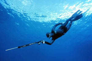 Σε θρίλερ εξελίσσεται η αναζήτηση του ψαροντουφεκά