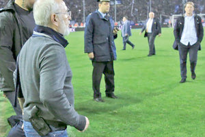 όπλο ο Ιβάν Σαββίδης