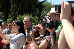 Μέσα στο πρώτο δεκαήμερο του Απρίλη ανοίγουν και τα πρώτα ξενοδοχεία, καθώς αρχίζει η νέα τουριστική σεζόν στο νησί