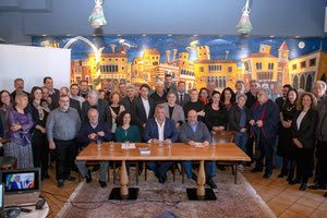 Ο κ. Λυγερός με τους υποψηφίους του