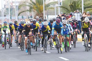 Στιγμιότυπο από το σιρκουί με το οποίο έπεσε η «αυλαία» στα «Καζαντζάκεια»