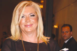 η Δήμητρα Λιάνη-Παπανδρέου.