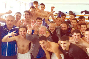 Οι παίκτες της Μικτής ΕΠΣΗ πανηγυρίζουν τη μεγάλη πρόκρισή τους