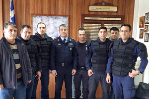 Αλεξίσφαιρα γιλέκα αγόρασαν από τον χορό της Ένωσης Αστυνομικών Υπαλλήλων νομού Ηρακλείου.