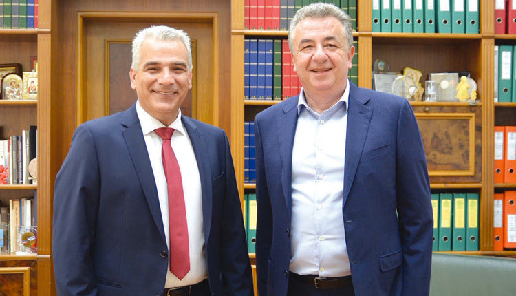 Την υποψηφιότητα του αναπληρωτή καθηγητή Δημήτρη Ξενάκη, ανακοίνωσε ο περιφερειάρχης Κρήτης Σταύρος Αρναουτάκης