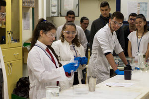 Μαθητές του 2ου & 5ου δημοτικού Νέας Αλικαρνασσού μυήθηκαν στον μαγικό κόσμο της Χημείας