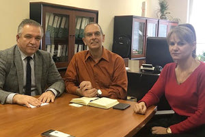 Συνάντηση που είχε ο πρόεδρος του Ιατρικού Συλλόγου Ηρακλείου, κ. Χάρης Βαβουρανάκης, με τον πρόεδρο του ΕΤΕΑΕΠ, κ. Νικόλαο Μπρίκη, παρουσία της κας Αικ. Σαρακινιώτη