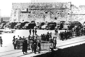 ΦΩΤΟ ΗΜΕΡΑΣ: Περιμένοντας το καράβι της γραμμής