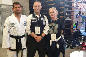 Gerontis Fighters: Ο κ. Γεροντής (μέση) με τον Πετούση και τη Μυλωνά