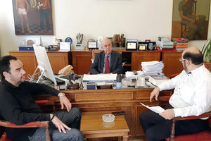 Συνάντηση του δημάρχου Ηρακλείου Β. Λαμπρινού με τον καλλιτεχνικό διευθυντή κ. Μύρωνα Μιχαηλίδη παρουσία και του προέδρου της ΔΕΠΤΑΗ κ. Μ.Καπετανάκη