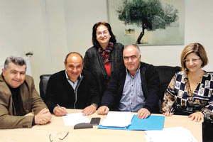 Μετά από μια πενταετία υπογράφηκε ξανά τοπική κλαδική συλλογική σύμβαση εργασίας μεταξύ ξενοδόχων και ξενοδοχοϋπαλλήλων ν. Ηρακλείου. 