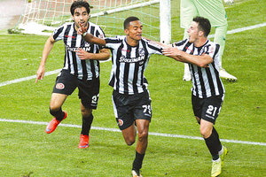 Φερέιρα, Σάσι και Βάζ πανηγυρίζουν με τον ΟΦΗ