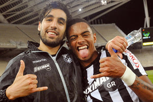 Σασί και Φερέιρα πανηγυρίζουν με τον δικό τους τρόπο τη μεγάλη νίκη στο ΟΑΚΑ