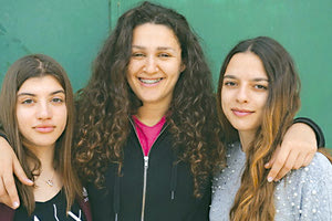 Λύκειο Χερσονήσου: H μαθήτρια της Γ’ Λυκείου Ασεμίνα Μάρα, η μαθήτρια της Γ’ Λυκείου Λευκοθέα Μαραζάκη και η  μαθήτρια της Β’ Λυκείου Φαίη Μητράκου