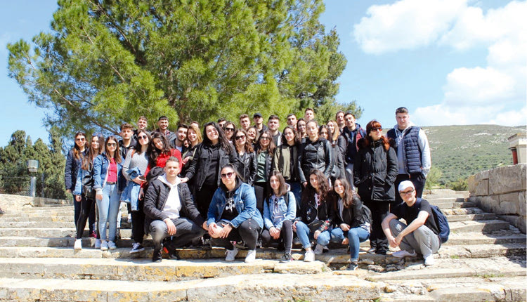 40 μαθητές/τριες της Γ’ Λυκείου από το ελληνικό Γυμνάσιο/Λύκειο Ντύσσελντορφ βρέθηκαν στην Κρήτη