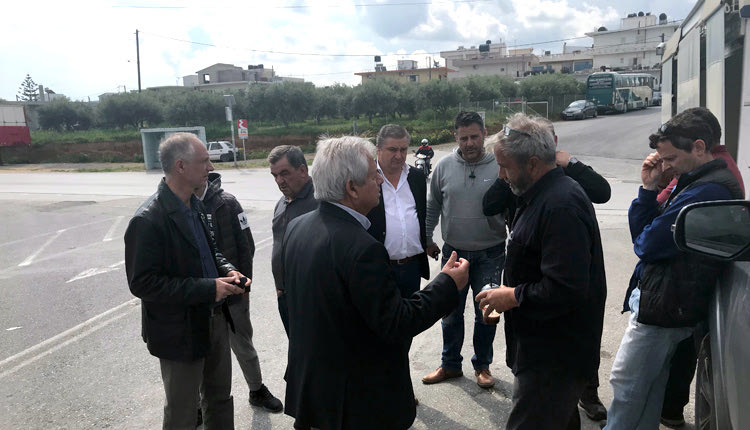 εξέλιξη του έργου διαμόρφωσης του μεγάλου έργου του κυκλικού κόμβου της λεωφόρου Ελευθερίου Βενιζέλου που ενώνει το Γάζι με το Ηράκλειο, στο ύψος της οδού Θριάμβου