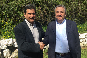 Ο Σταύρος Αρναουτάκης με τον Μίνω Αλεφαντινό.