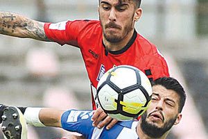 Επιστρέφει με άδειες αποσκευές