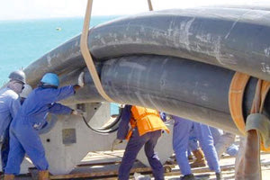 Γιατί καθυστερεί το “μεγάλο” καλώδιο