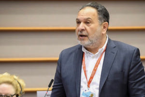 Γιάννης Κουράκης