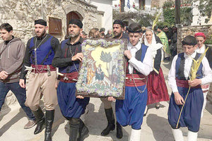 Μετά βαΐων και κλάδων