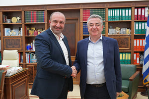 Αρναουτάκης και Σαρρής