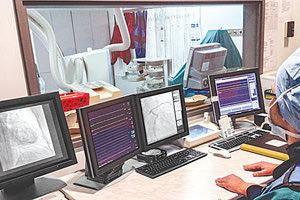 ΕΡΓΑΖΟΜΕΝΟΙ ΠΑΓΝΗ ΓΙΑ ΔΙΟΙΚΗΣΗ:  “Ανοίγουν μονάδες χωρίς προσωπικό”