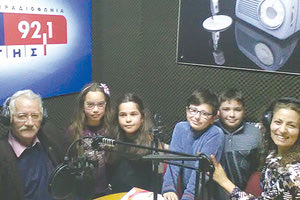 Ο Τίτος Πατρίκιος συναντά μαθητές του Δημοτικού Σχολείου Βασιλειών σε εκπομπή