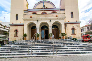 O μεγαλοπρεπής Ιερός Ενοριακός Ναός των Αγίων Τεσσάρων Νεομαρτύρων, Γεωργίου, Αγγελή, Μανουήλ και Νικολάου, στο κέντρο της πόλεως Ρεθύμνης