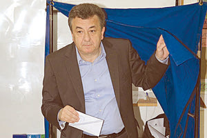 ο Στ. Αρναουτάκης