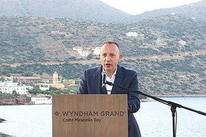 Αστραφτερά εγκαίνια στο Mirabello Bay