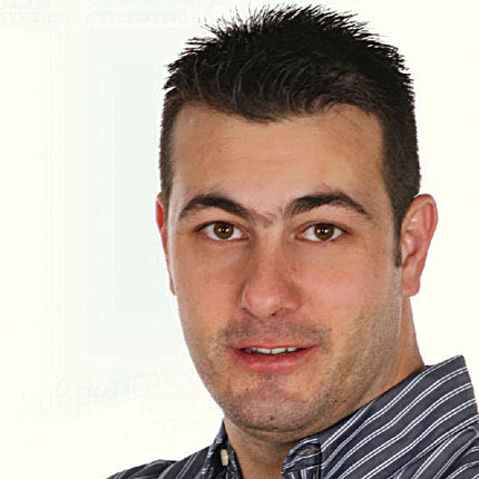 υποψήφιος δημοτικός σύμβουλος στον Δήμο Αρχανών Αστερουσίων  ο αστυνομικός Σπύρος Βασιλάκης. 