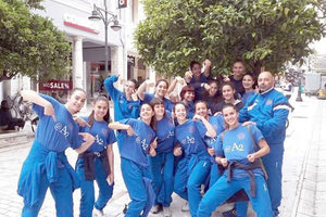 Οι αθλήτριες της ΓΕΗ πανηγυρίζουν την άνοδο που κέρδισαν στην Πάτρα