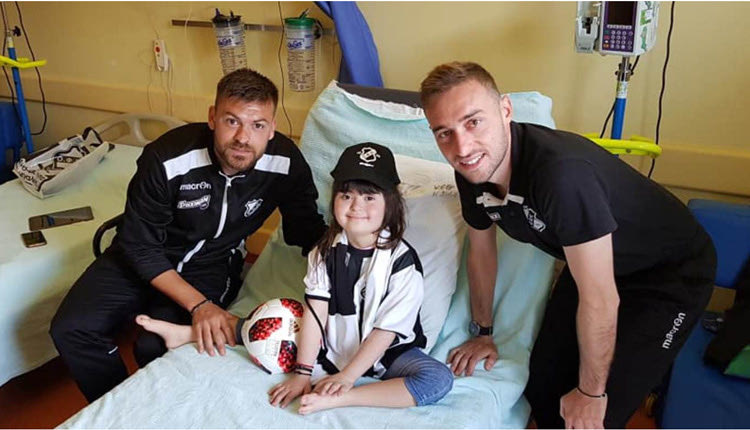 Την μικρή Ραφαέλα, την πιο πιστή φίλαθλο του ΟΦΗ,  επισκέφτηκαν χθες οι Ανέστης Νάστος  και Θανάσης Ντίνας, στο Νοσοκομείο Παίδων "Ελπίδα"