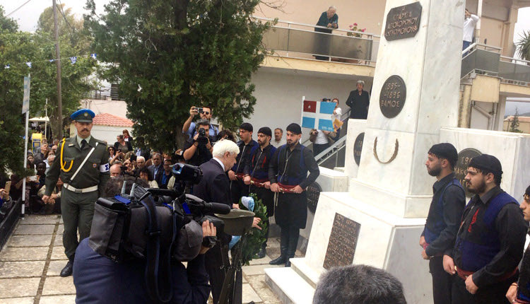 από τον Βάμο Αποκορώνου ο Πρόεδρος της Δημοκρατίας, Προκόπης Παυλόπουλος, ο οποίος παρευρέθηκε στις εκδηλώσεις για τη μεταπολιτευτική Επανάσταση της περιόδου 1895-1896 και την απελευθέρωση του Αποκόρωνα