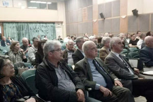 δημόσια συζήτηση για το κυκλοφοριακό που έγινε στην αίθουσα «Μ. Καρέλλης» με τη συμμετοχή όλων των ενδιαφερομένων πολιτών και φορέων