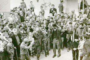 ΦΩΤΟ ΗΜΕΡΑΣ: Ο Προεκλογικός χορός του υπουργού