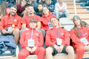 Η ομάδα των Πρωταθλητών με τον προπονητή τους