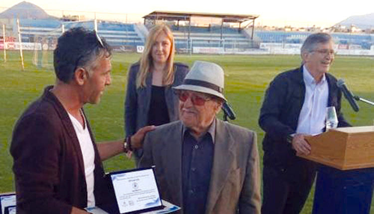 Η βράβευση του παλαίμαχου Στέλιου Καργιλή «Ντανάς».