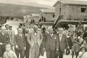 ΦΩΤΟ ΗΜΕΡΑΣ: Επιθεώρηση στις εργατικές κατοικίες