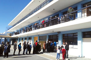 ΟΥΡΕΣ ΚΑΙ ΤΑΛΑΙΠΩΡΙΑ ΣΤΑ ΕΚΛΟΓΙΚΑ ΤΜΗΜΑΤΑ