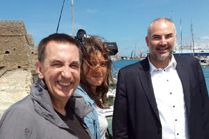 Οι Γάλλοι προβάλλουν την τουριστική Κρήτη με συνεργείο του κρατικού καναλιού France 3, πραγματοπιοώντας γυρίσματα σε διάφορες περιοχές.