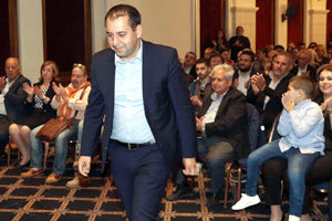 Γέμισε την αίθουσα του “Ατλαντίς” ο Κώστας Φασουλάκης