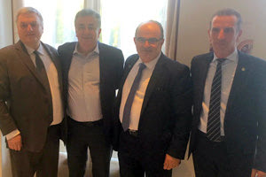 ο περιφερειάρχης Στ. Αρναουτάκης στην εκδήλωση των 100 χρόνων ΓΣΕΒΕΕ που πραγματοποιήθηκε με επιτυχία προχθές στο Επιμελητήριο Ηρακλειου